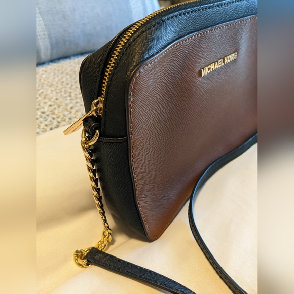 Michael kors crossbody purse - Picture 2 of 7